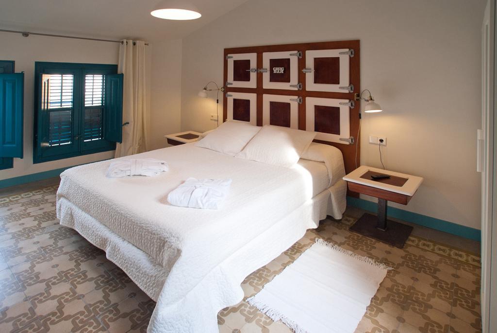 Hotel Hostal Chic Sant Feliu de Guíxols Phòng bức ảnh