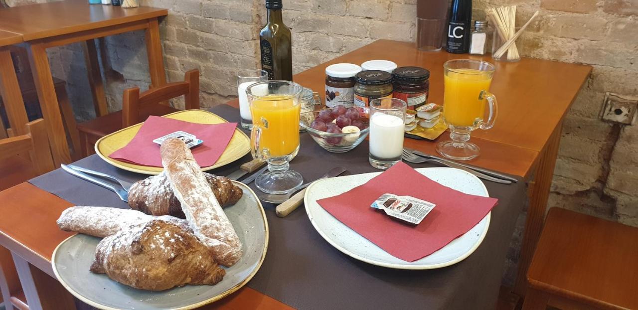 Hotel Hostal Chic Sant Feliu de Guíxols Ngoại thất bức ảnh